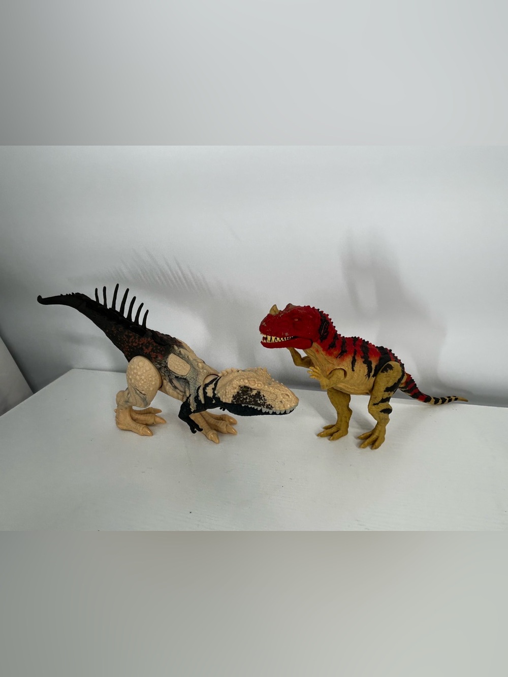 2018 Matte Jurassic World Roarivores Ceratosaurus Action Figure